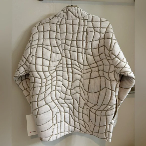 Lululemon 6 Insulated Jacquard Cardigan NWT green cream wool sweater - Picture 4 of 4